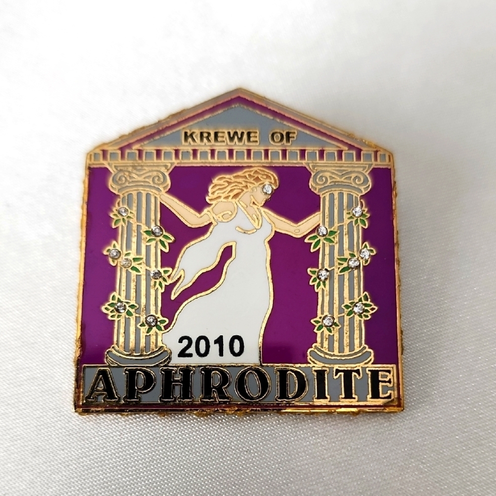 Krewe Of Aphrodite Pendant Necklace Brooch Preloved